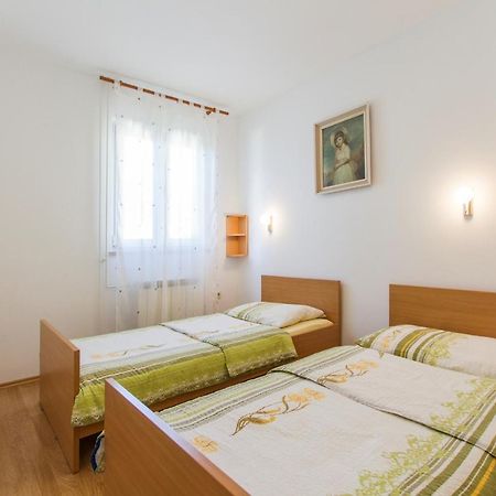 Apartments With A Parking Space Vinez, Labin - 11851 المظهر الخارجي الصورة