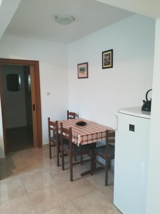 Apartments With A Parking Space Vinez, Labin - 11851 المظهر الخارجي الصورة