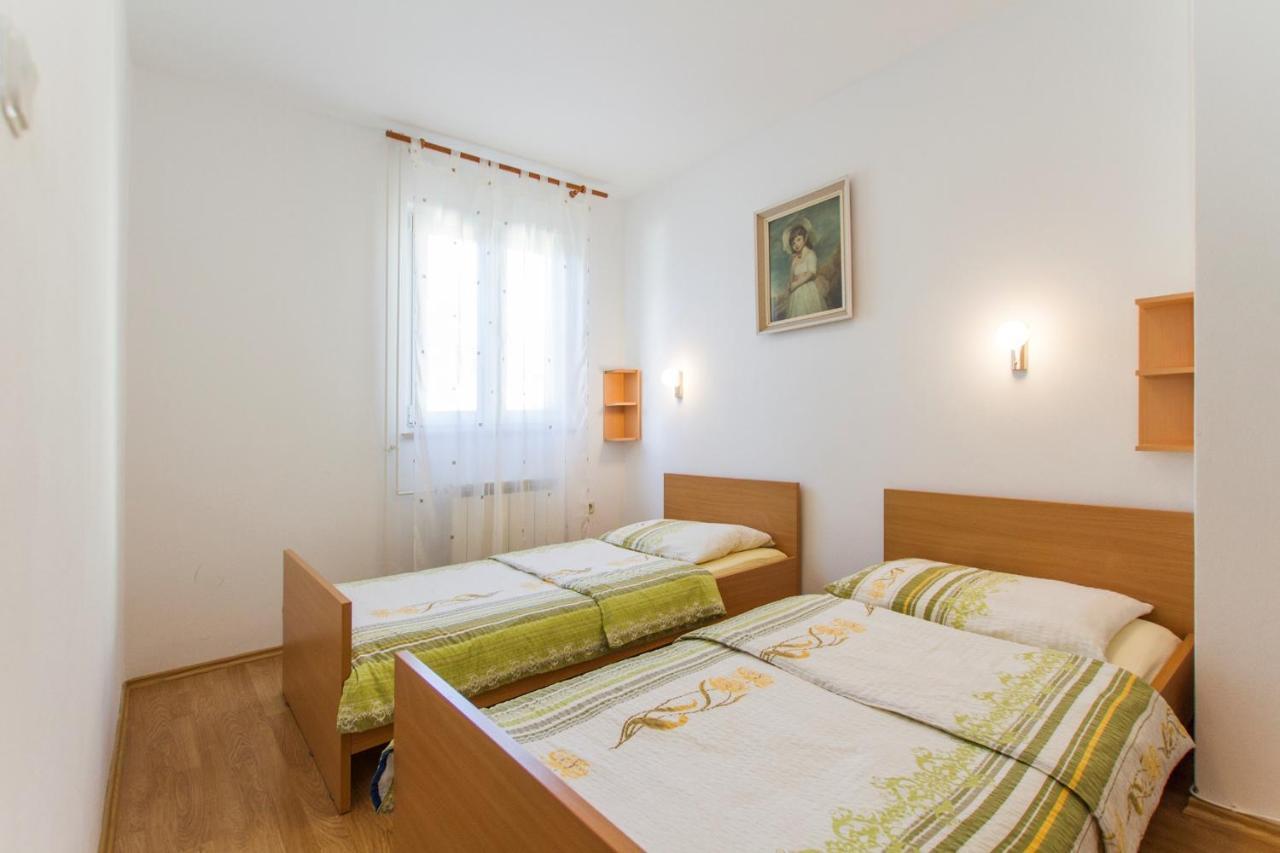 Apartments With A Parking Space Vinez, Labin - 11851 المظهر الخارجي الصورة